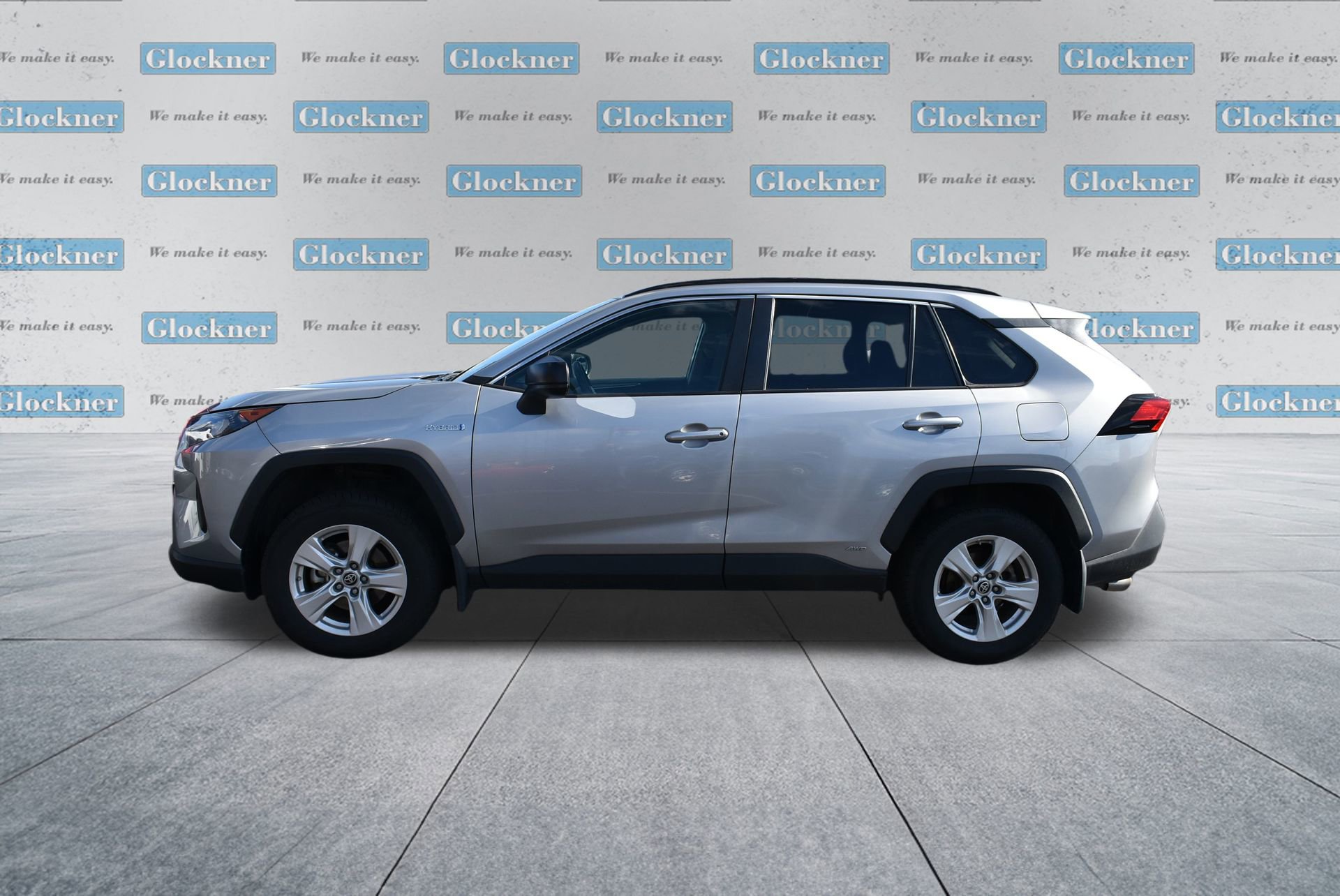 Used 2021 Toyota RAV4 LE image 9