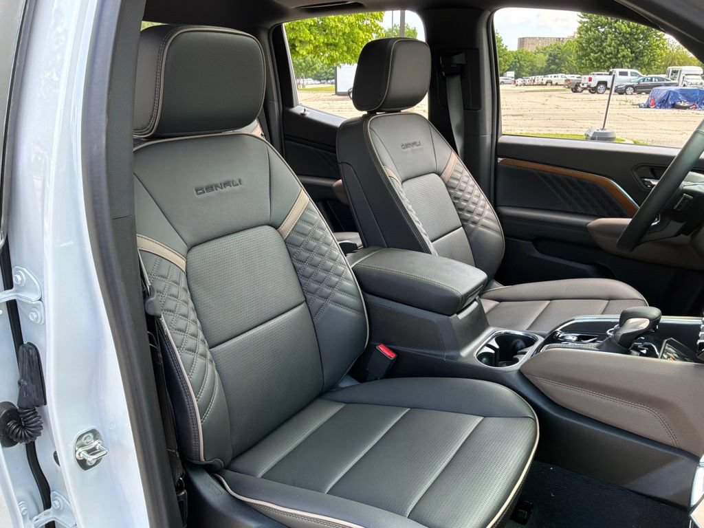 New 2026 GMC Canyon Denali AWD/4WD image 33