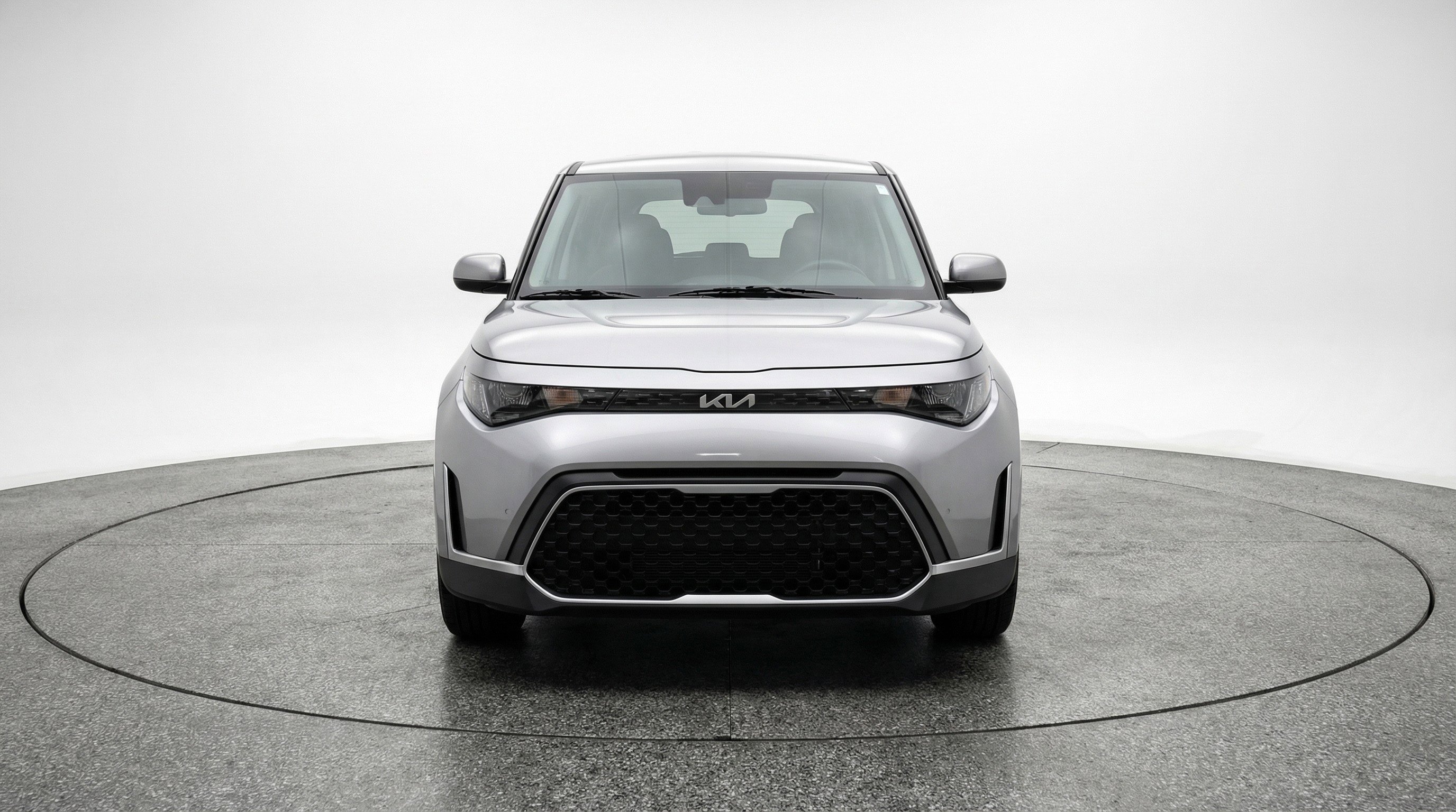 Used 2025 Kia Soul LX w/ LX Technology Package image 2