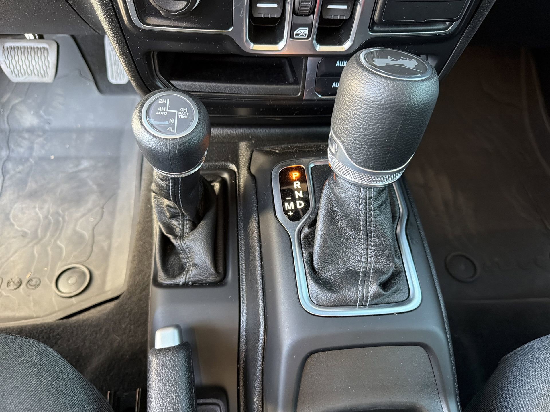 Used 2025 Jeep Wrangler Unlimited Sahara AWD/4WD image 10