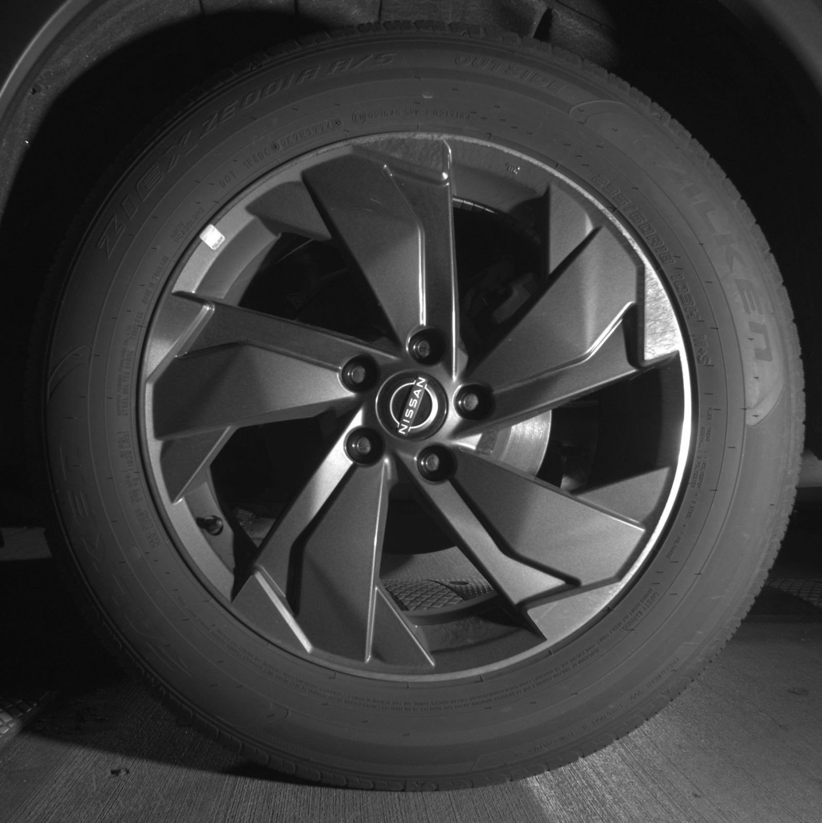 Used 2025 Nissan Rogue SV FWD image 17
