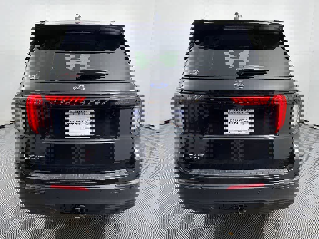 Used 2025 Ford Explorer Active image 9