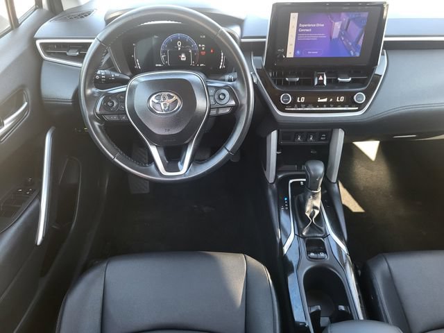 Used 2025 Toyota Corolla Cross XLE FWD image 25