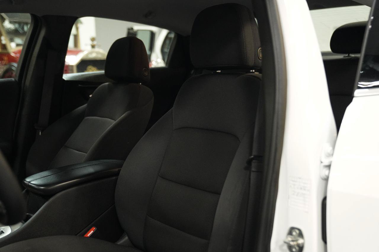 Used 2023 Chevrolet Malibu LT FWD image 23