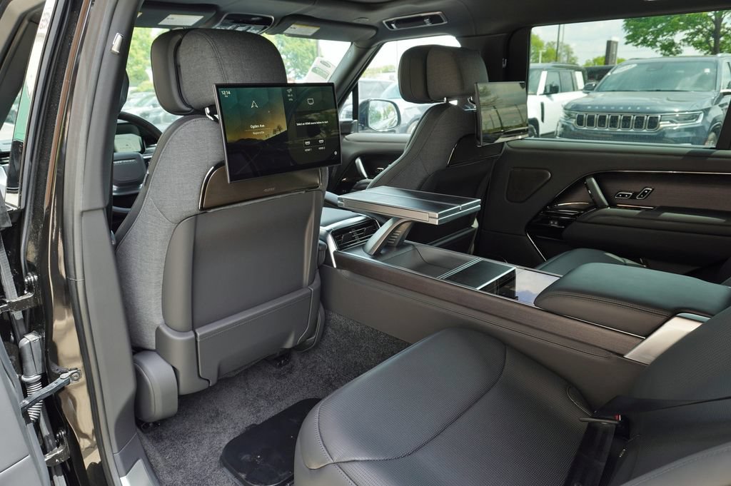 New 2026 Land Rover Range Rover SV AWD/4WD image 12