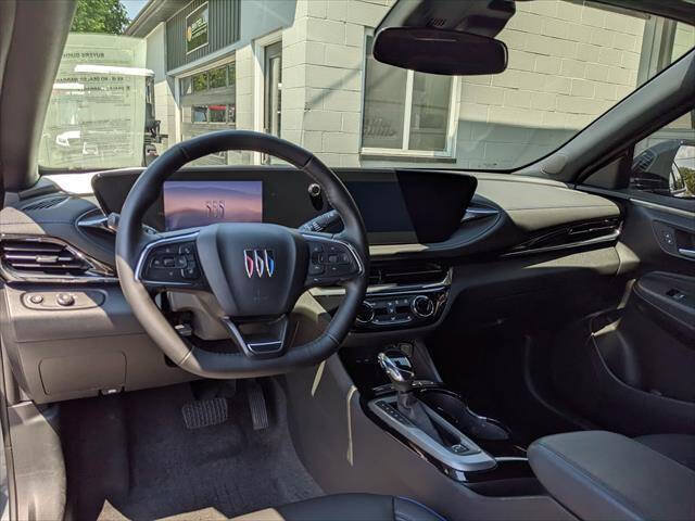 Used 2025 Buick Envista Sport Touring w/ Convenience I Package FWD image 13