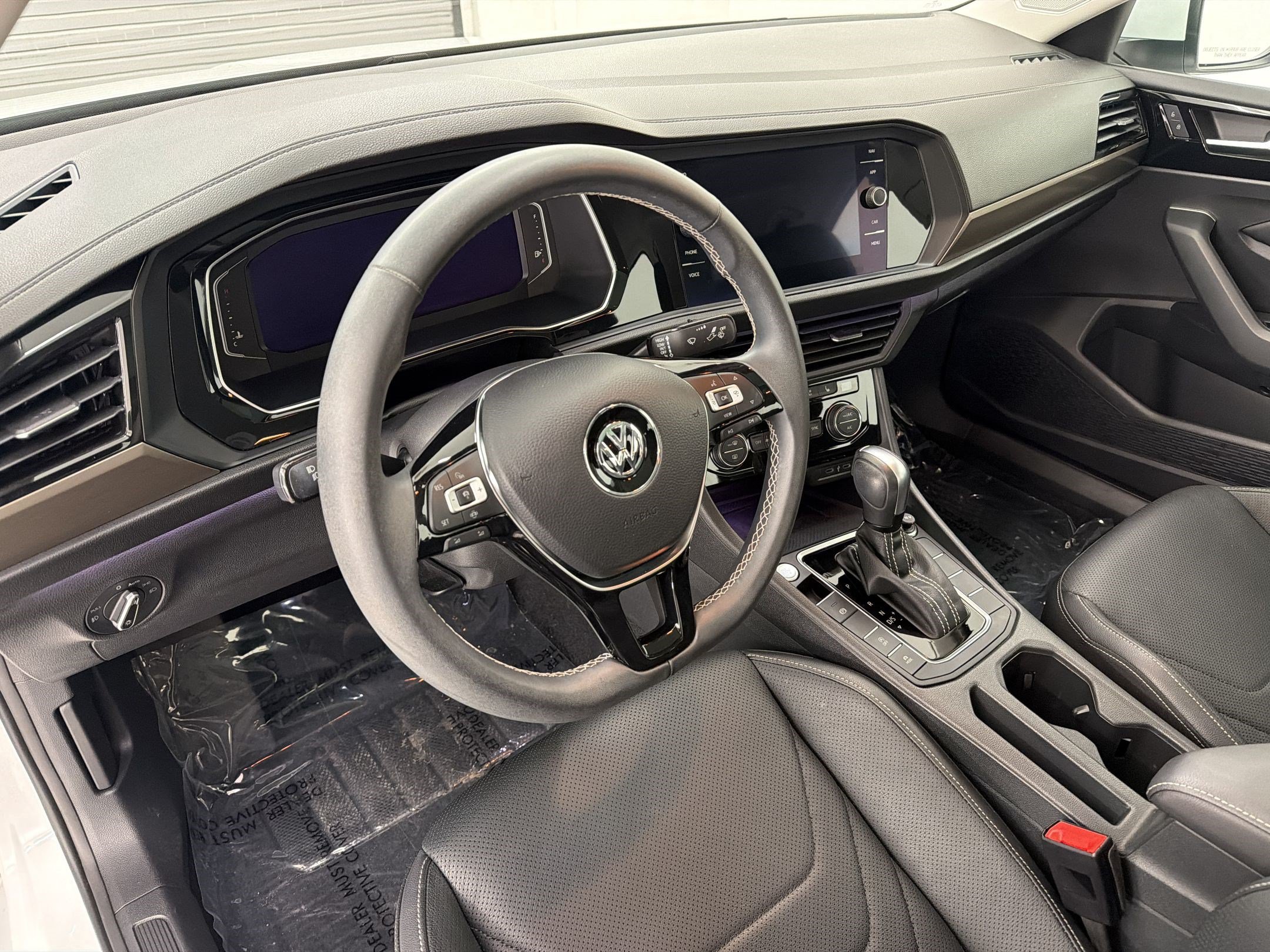 Used 2021 Volkswagen Jetta SEL Premium FWD image 4