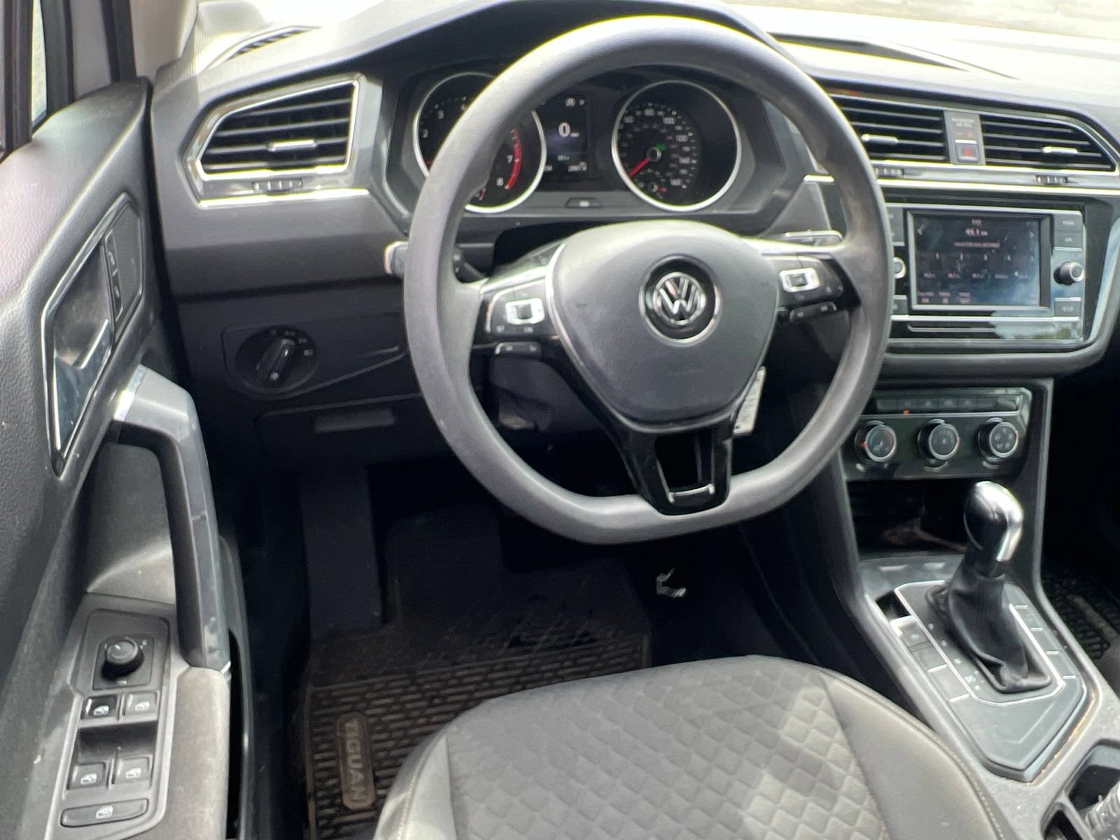 Used 2018 Volkswagen Tiguan S FWD image 11