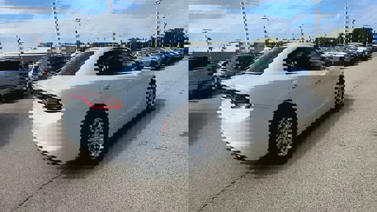 Used 2020 Dodge Charger SXT w/ Leather Interior Group image 8