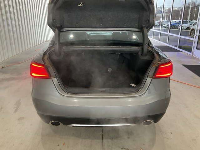 Used 2017 Nissan Maxima SR w/ Midnight Edition image 16