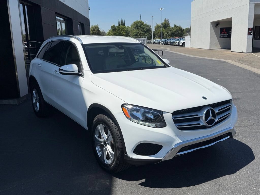 Used 2018 Mercedes-Benz GLC 300 4MATIC image 2