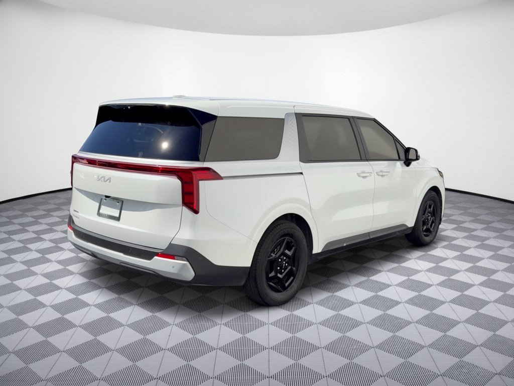 Used 2026 Kia Carnival FWD image 9