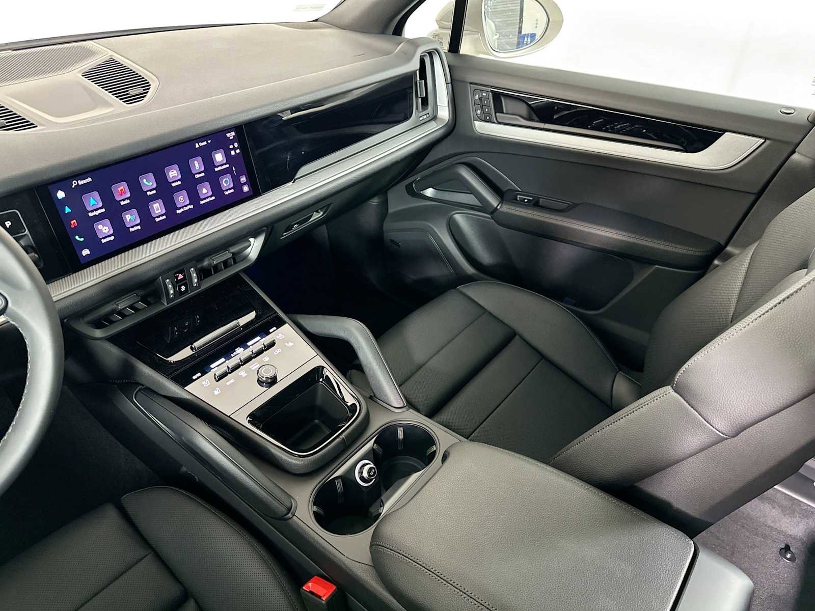 New 2025 Porsche Cayenne image 24