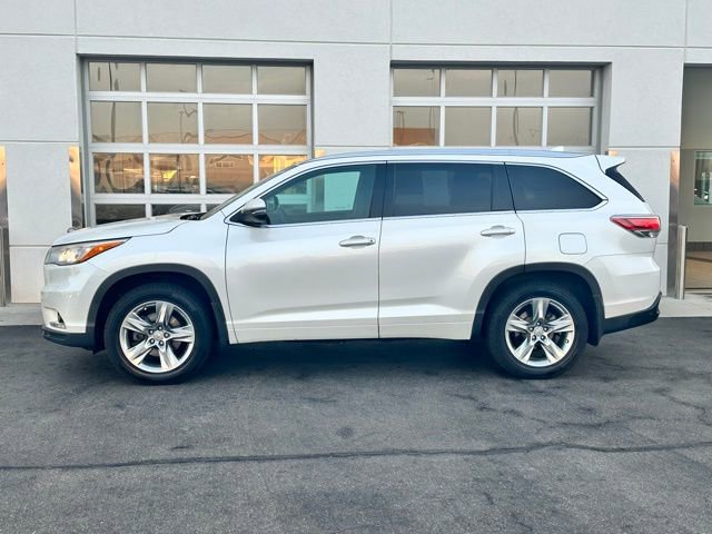 Used 2014 Toyota Highlander Limited w/ Driver Technology Package image 3