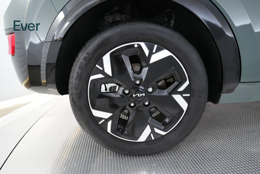 Used 2025 Kia Niro Wind FWD image 21