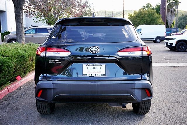 Used 2022 Toyota Corolla Cross L image 10