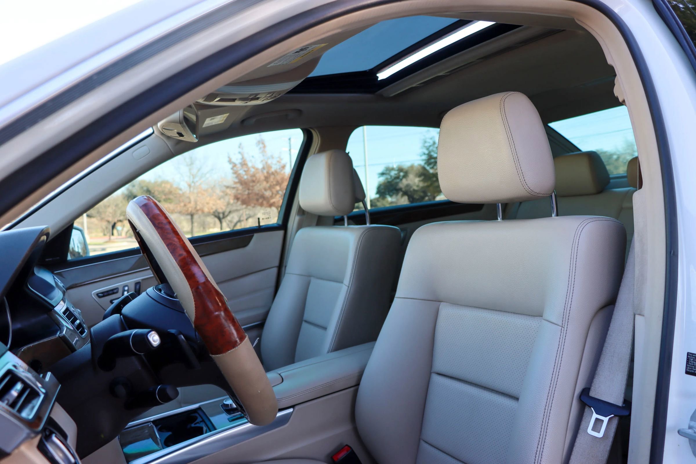 Used 2014 Mercedes-Benz E 350 Sedan image 15