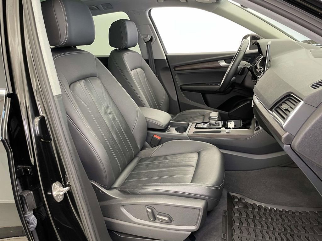 Used 2023 Audi Q5 2.0T Premium w/ Convenience Package image 23
