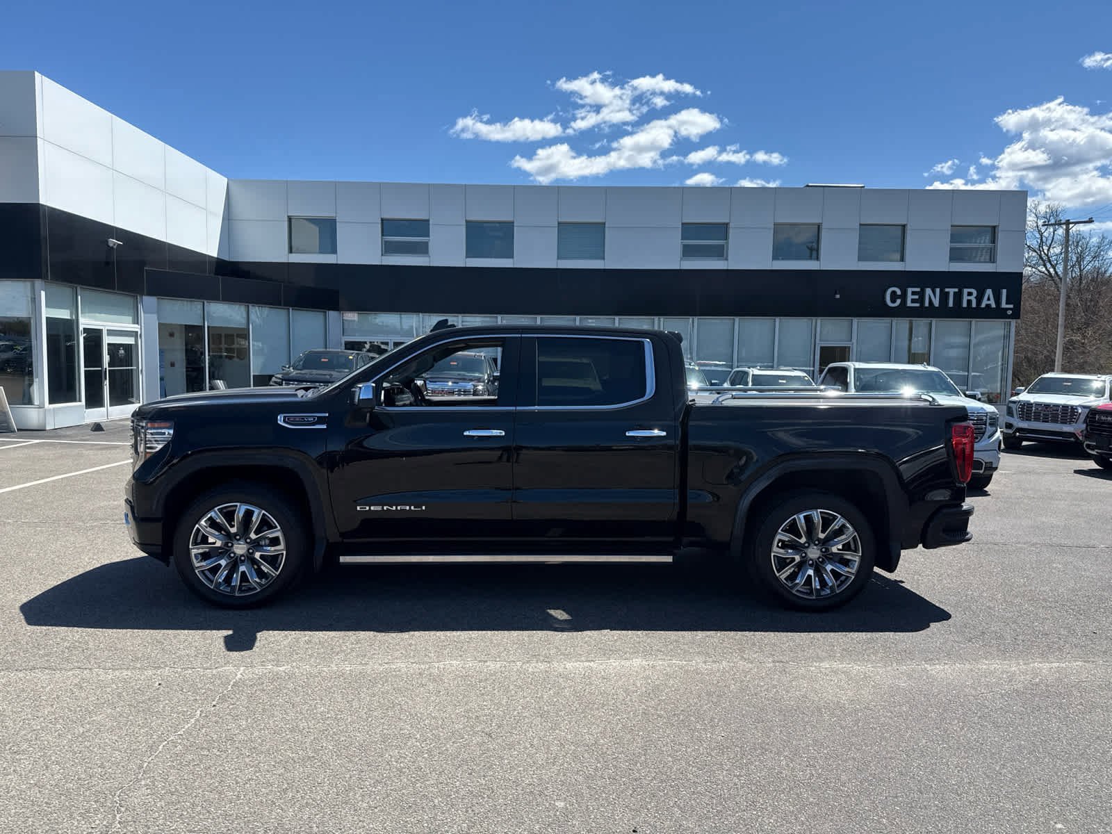 Certified 2024 GMC Sierra 1500 Denali w/ Denali Reserve Package AWD/4WD image 2