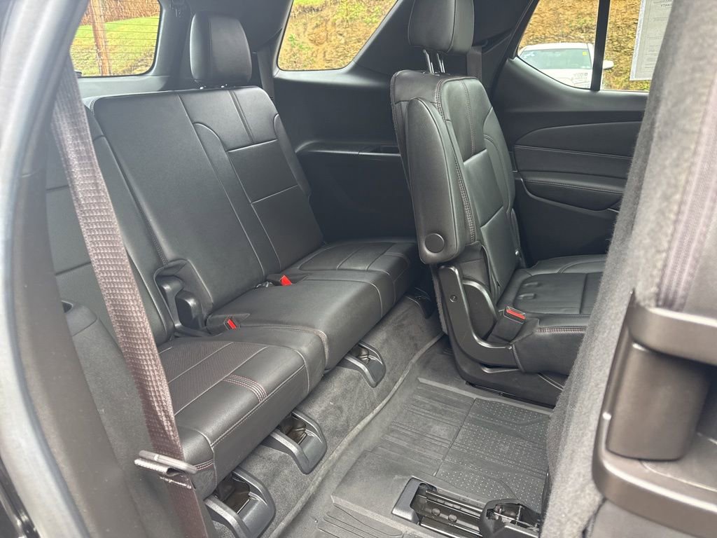 Used 2023 Chevrolet Traverse RS image 14