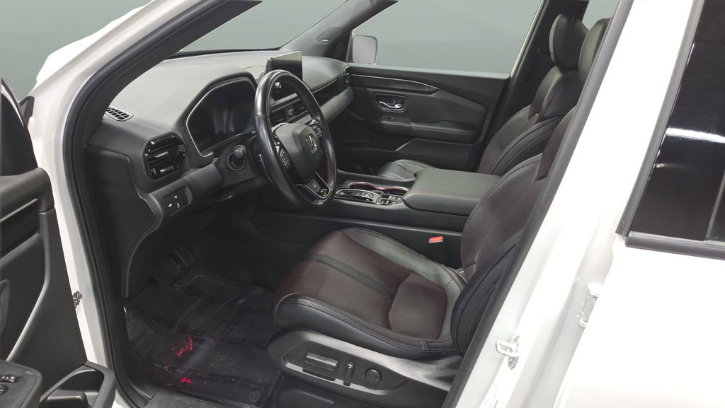 Used 2023 Honda Pilot Elite image 9