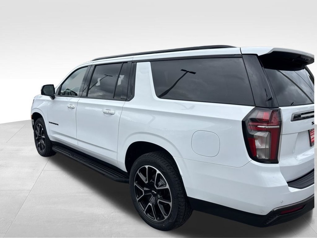 Used 2021 Chevrolet Suburban RST w/ Luxury Package AWD/4WD image 3