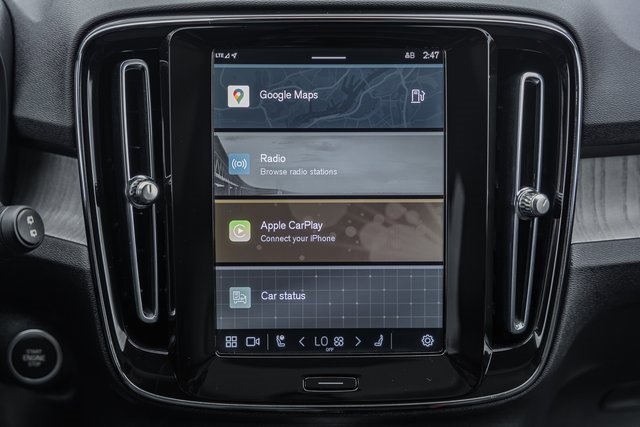 Used 2024 Volvo XC40 B5 Plus w/ Protection Package Premier image 23