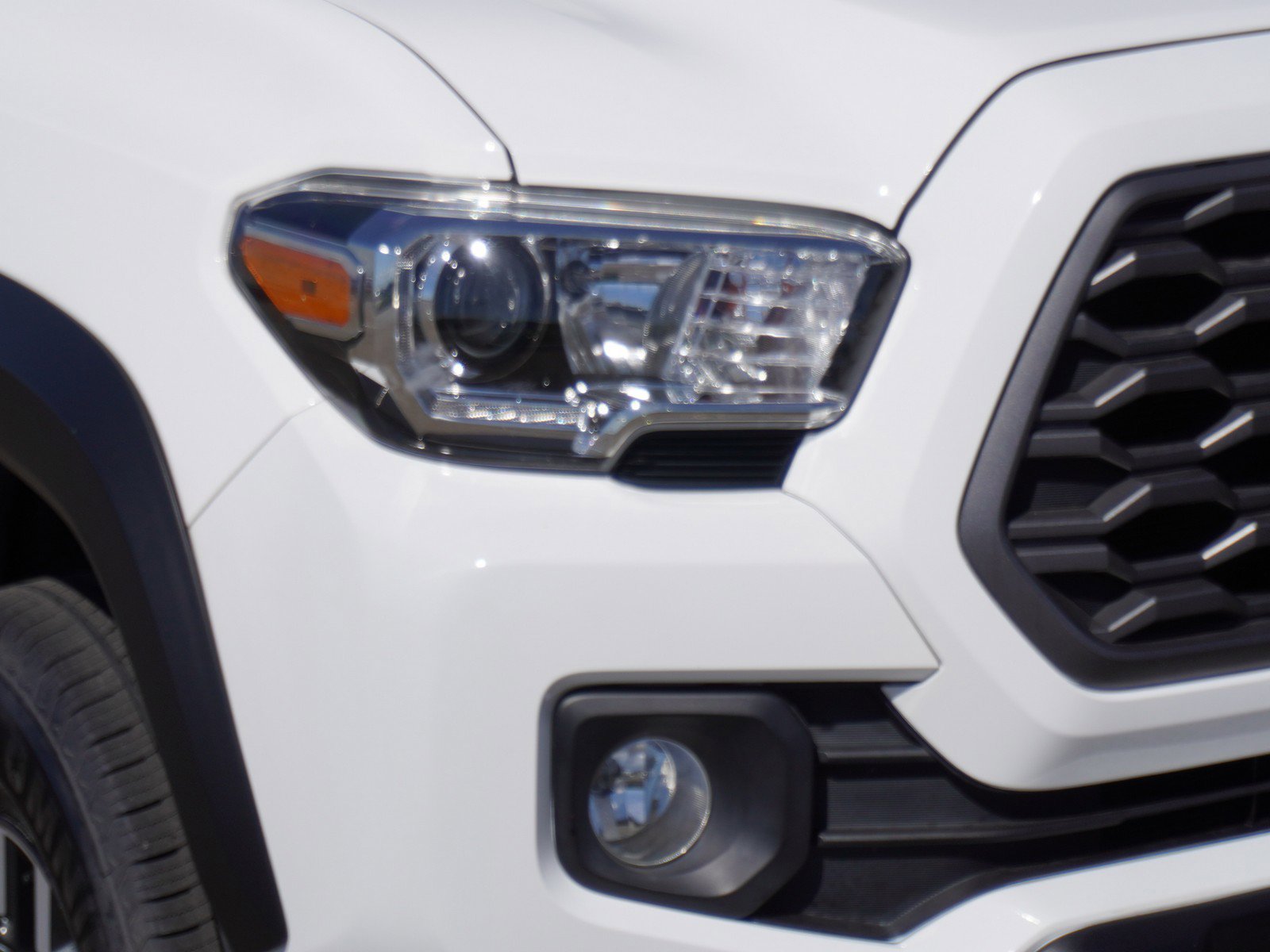 Used 2021 Toyota Tacoma TRD Off-Road w/ Technology Package image 3