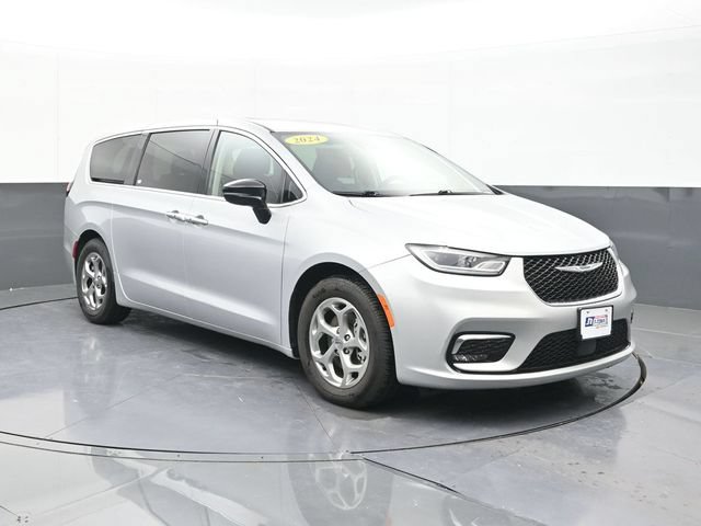 Used 2024 Chrysler Pacifica Limited FWD image 19