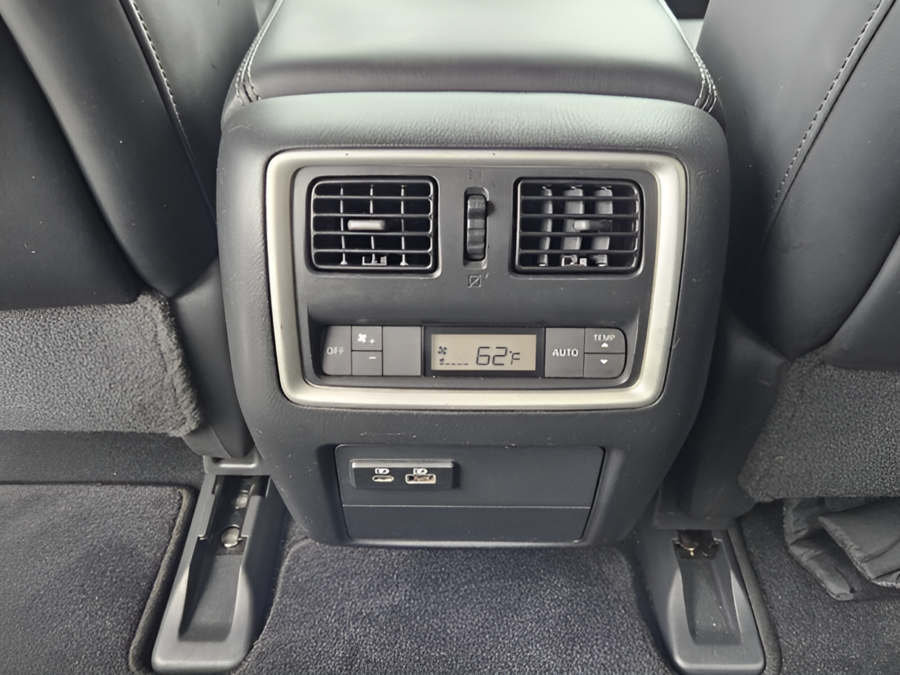 Used 2020 INFINITI QX60 Luxe w/ Essential Package FWD image 11