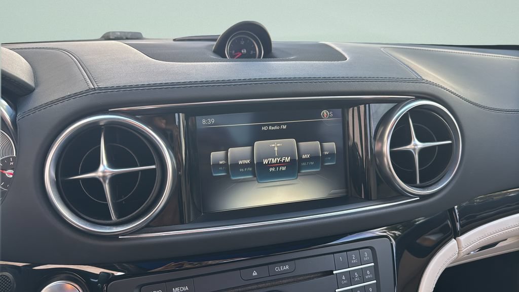Used 2019 Mercedes-Benz SL 550 image 3