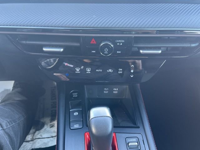 Used 2025 Nissan Kicks SR image 23