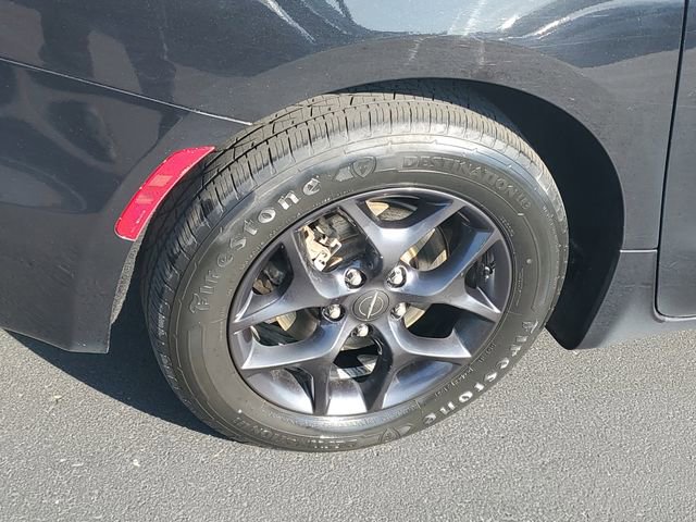 Used 2019 Chrysler Pacifica Touring-L Plus w/ S Appearance Package FWD image 5