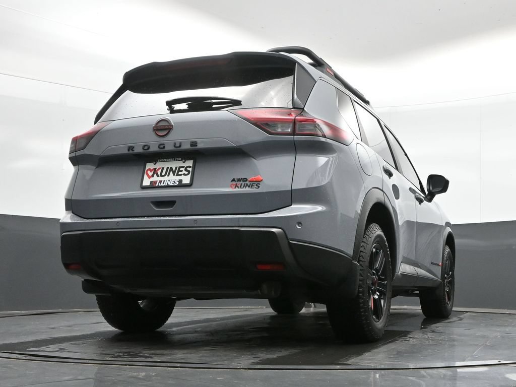 Used 2025 Nissan Rogue SV AWD/4WD image 40