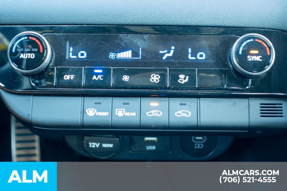 Used 2025 Hyundai Elantra Sport FWD image 35