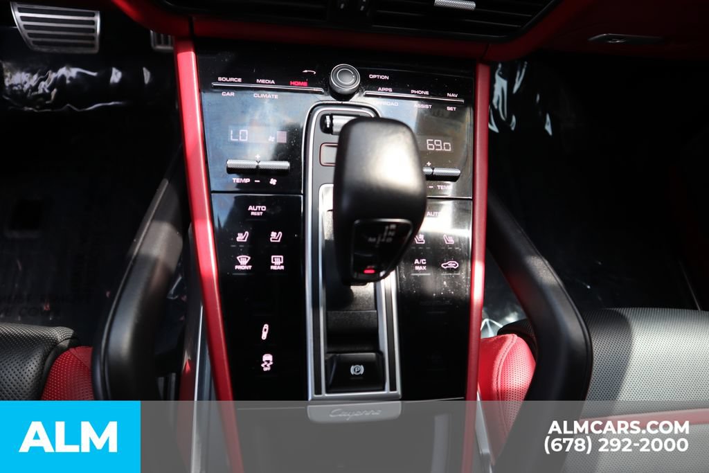 Used 2023 Porsche Cayenne Turbo AWD/4WD image 31