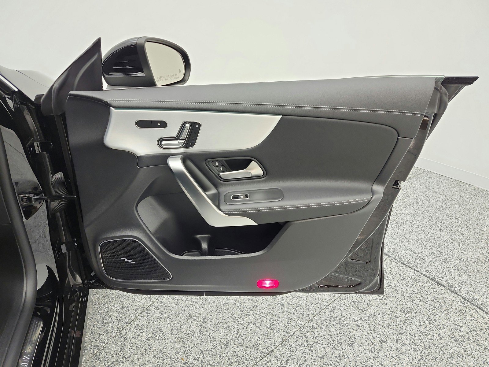 Used 2023 Mercedes-Benz CLA 250 image 27