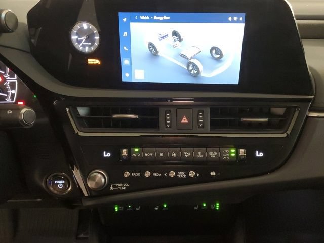 Used 2025 Lexus ES 300h w/ Premium Package FWD image 20
