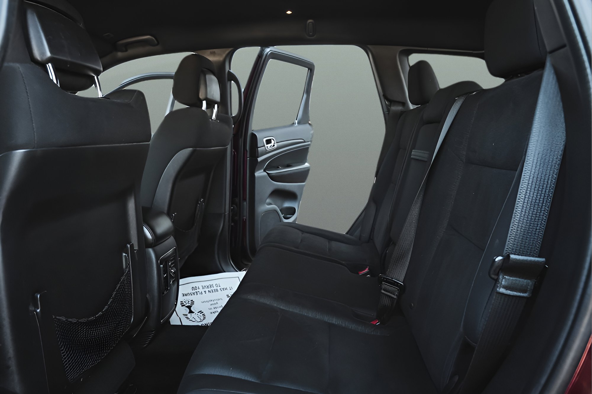 Used 2017 Jeep Grand Cherokee Laredo image 12