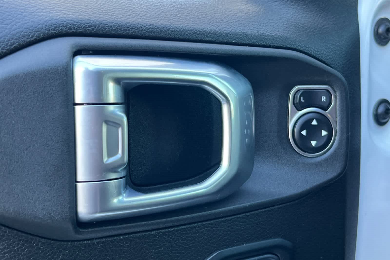 Used 2023 Jeep Wrangler Unlimited Rubicon 4xe image 13