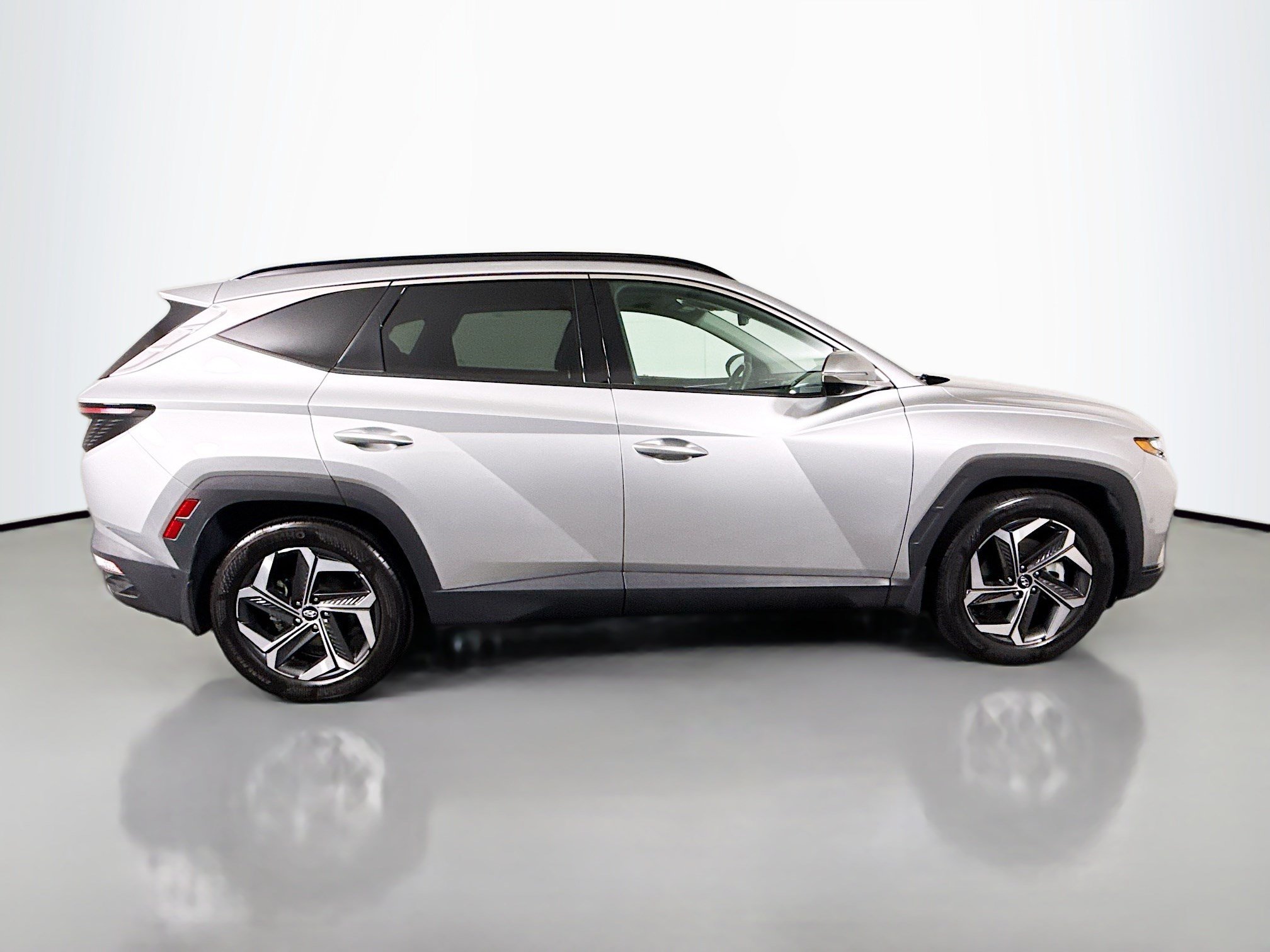 Used 2023 Hyundai Tucson Limited FWD image 11