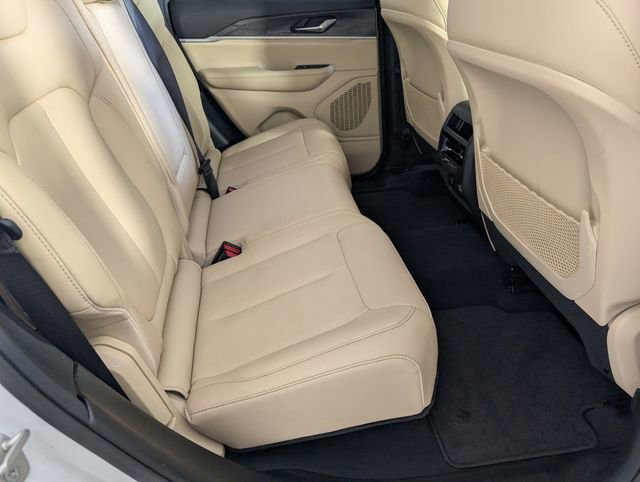 Used 2024 Jeep Grand Cherokee Limited image 31