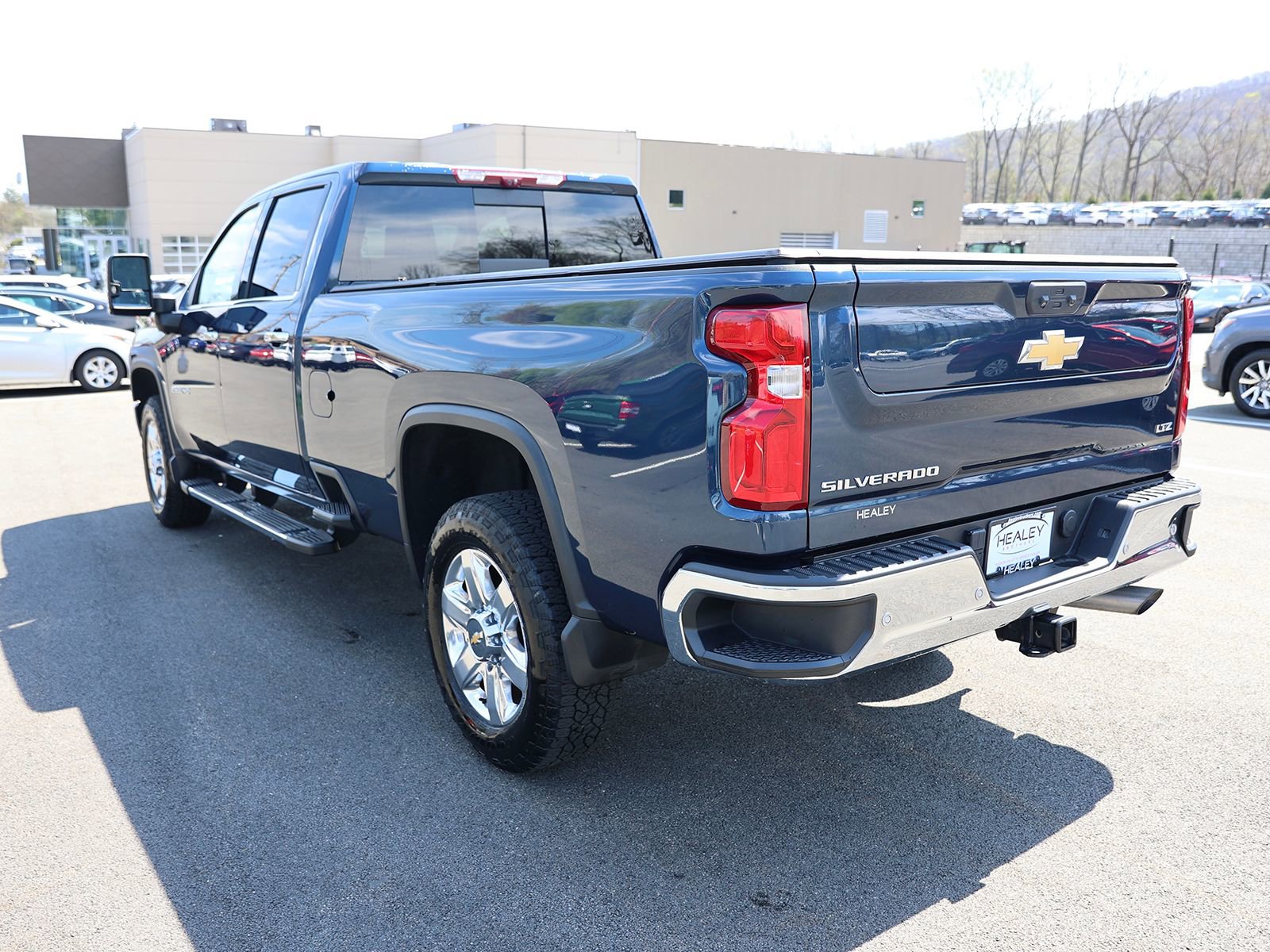 Used 2023 Chevrolet Silverado 2500 LTZ w/ LTZ Premium Package AWD/4WD image 5