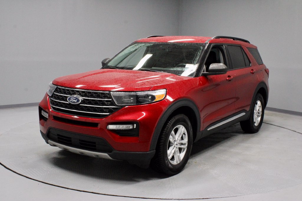 Certified 2023 Ford Explorer XLT w/ Equipment Group 202A AWD/4WD image 7