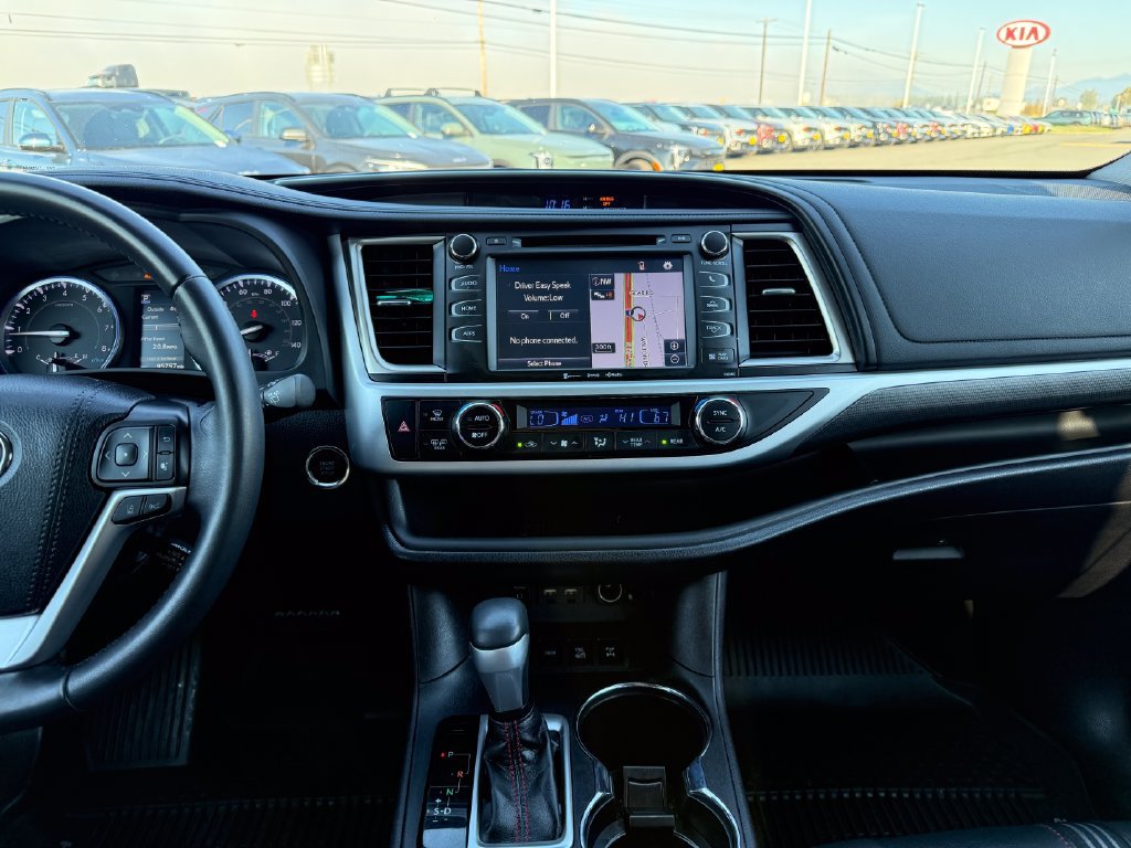 Used 2019 Toyota Highlander SE AWD/4WD image 28