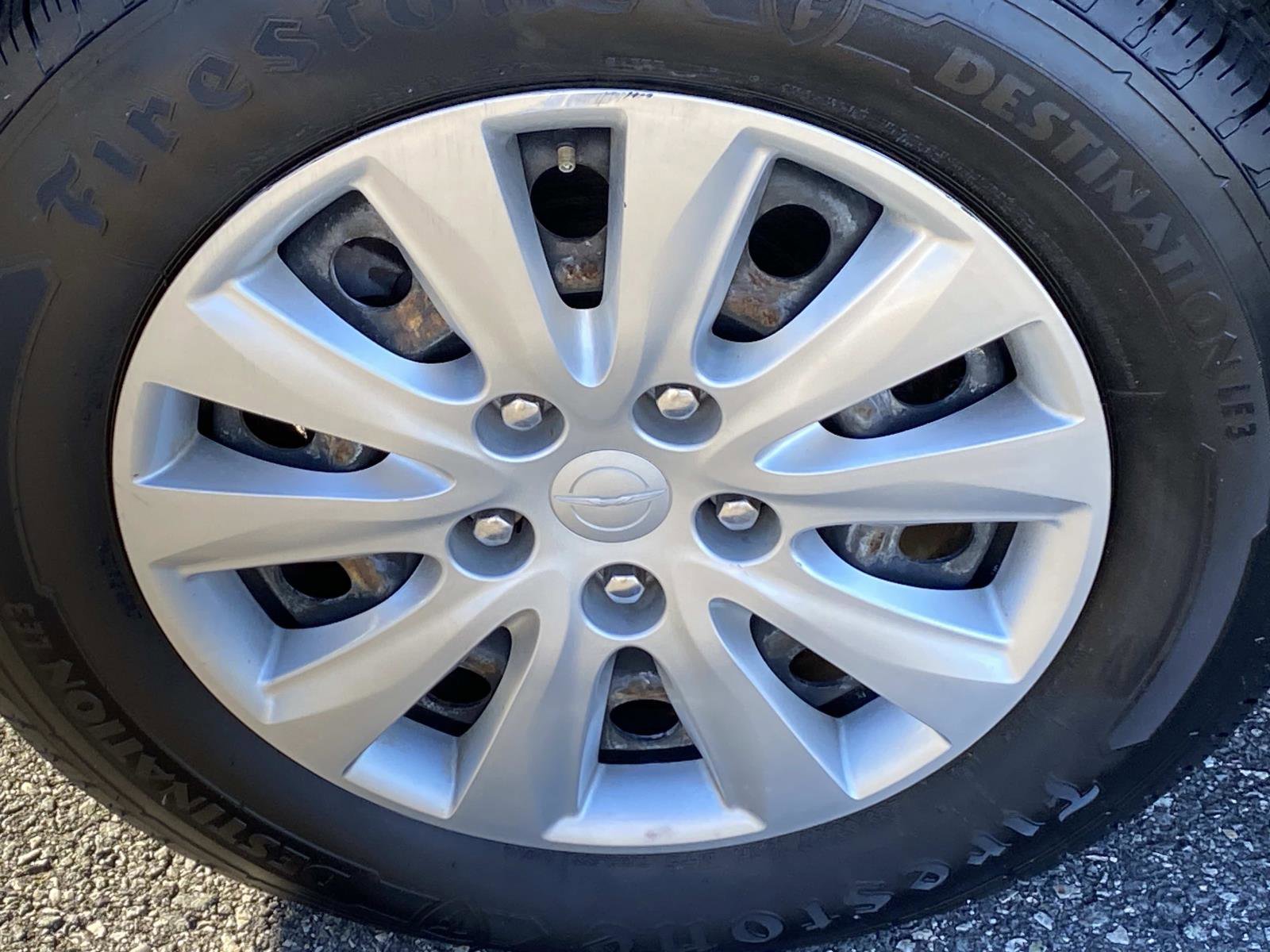 Used 2020 Chrysler Voyager L image 22