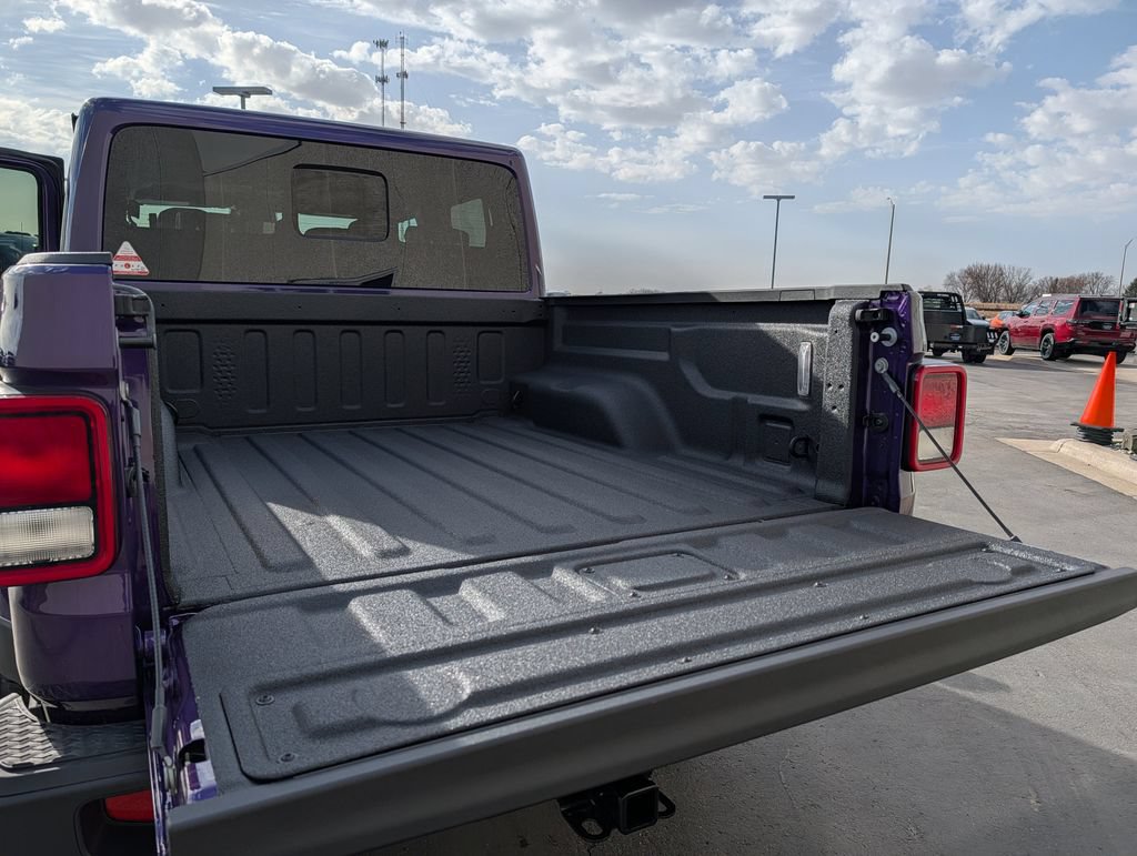 New 2026 Jeep Gladiator Sport AWD/4WD image 7