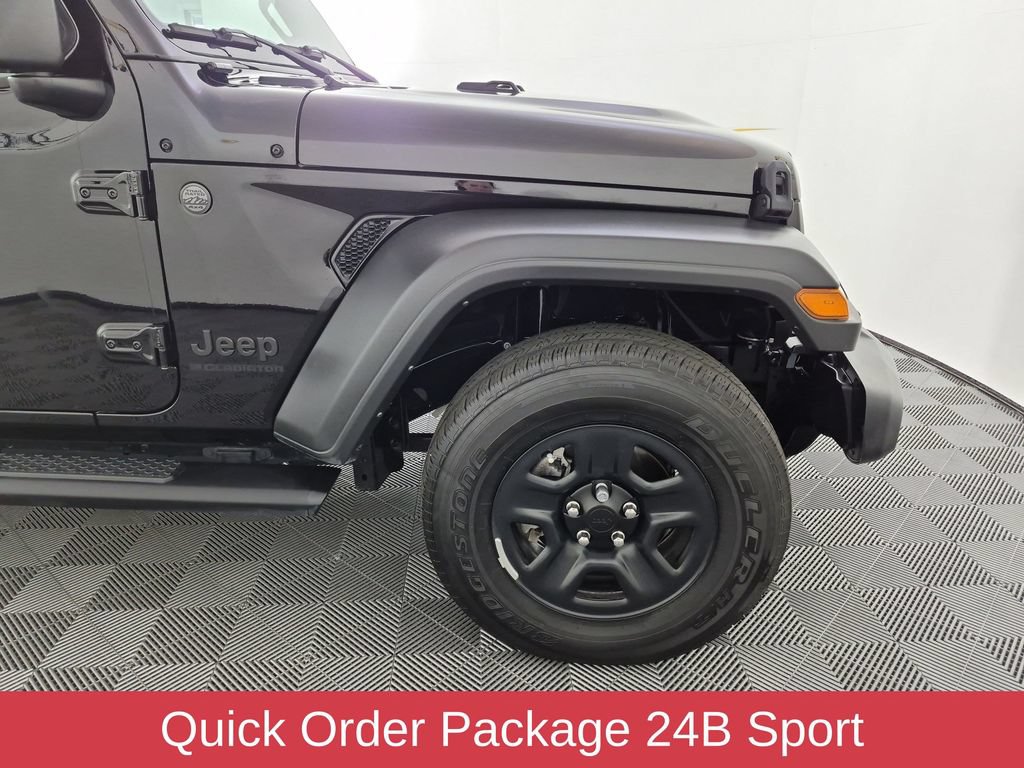Used 2025 Jeep Gladiator Sport AWD/4WD image 11