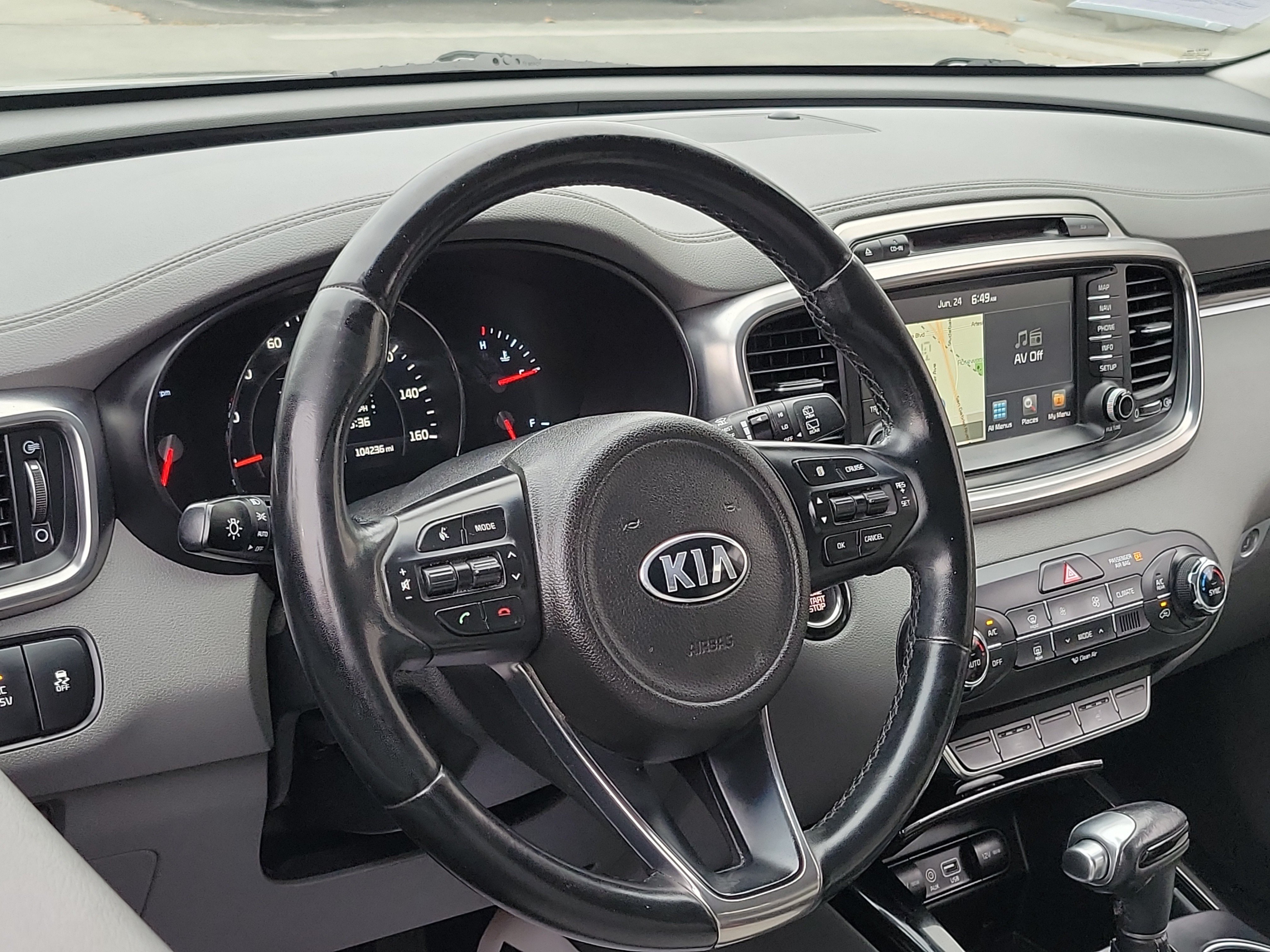 Used 2017 Kia Sorento SX AWD/4WD image 9