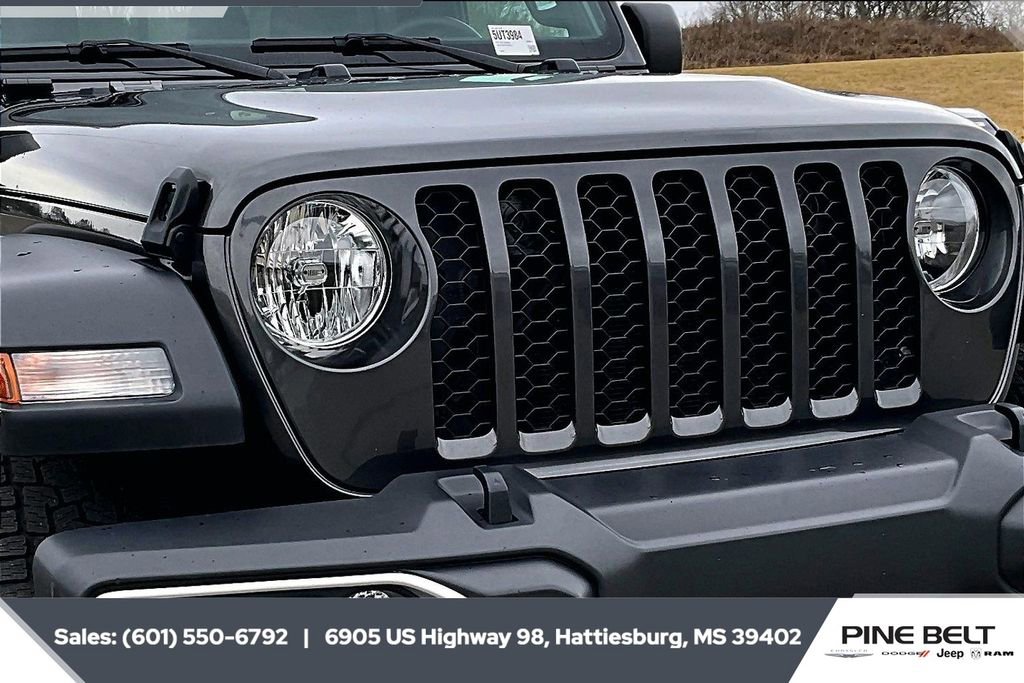 Used 2023 Jeep Gladiator Sport image 21